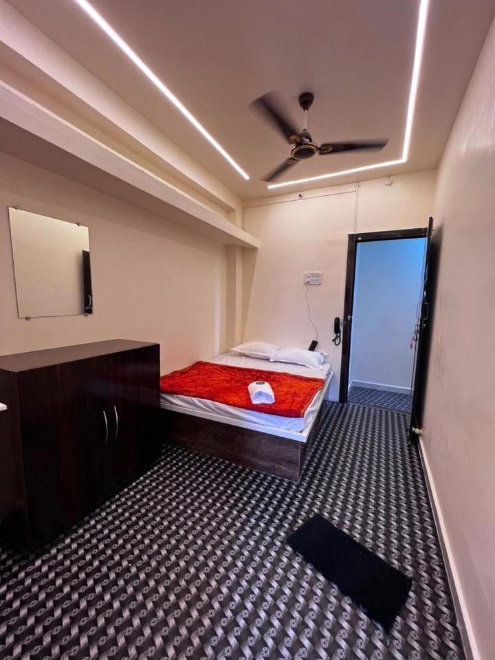 Hotel O Meet Inn Nászik Kültér fotó